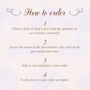 Puede incluir: Gr&aacute;fico con el texto "C&oacute;mo ordenar" y pasos numerados. Las instrucciones incluyen elegir los colores de los estantes, proporcionar los nombres de las decoraciones, agregar al carrito y procesar el pedido. El fondo es un degradado suave de morado y blanco.