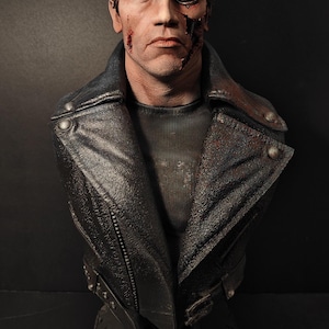 Terminator T-800 3D resin bust, hand-painted with realistic details inspired by Arnold Schwarzenegger