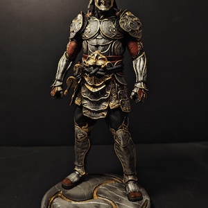 Yoshimitsu Tekken 8 figure made of 3D resin, hand-painted with realistic details for collectors and video game fans.