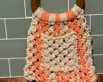Bolso de mano de macramé