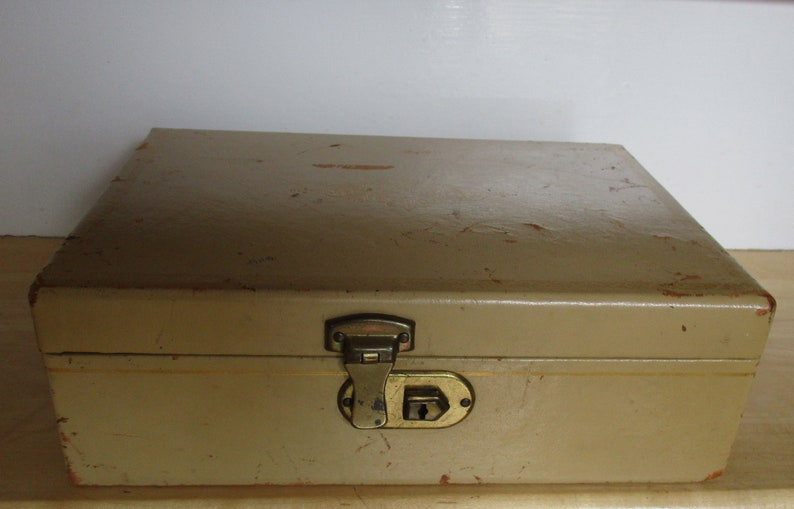 Vintage 2 Jewelry Boxes 2 Tier Faux Leather Red Interior Royal Purple Velvet Lining Buxton White 2 Tier Gold with Lock No Key