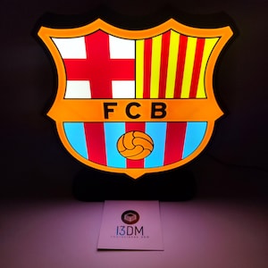 FC Barcelona-emblem bakgrundsbelyst med LED - 3D-utskrivet i färg med pekskärm och stativ