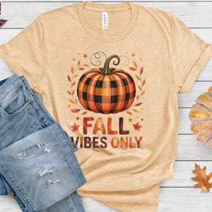 Autumn Vibes T-Shirt: Unisex Fall Pumpkin Patch Tee
