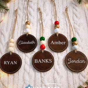 Etiquetas personalizadas para calcetines, etiquetas familiares para calcetines, decoración navideña, etiquetas personalizadas para calcetines, etiquetas para regalos navideños, etiquetas de cuero para calcetines, regalos