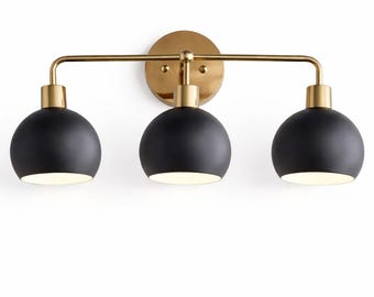 Lámpara de tocador de mediados de siglo: elegante aplique de pared para baño de 3 focos con pantallas profundas