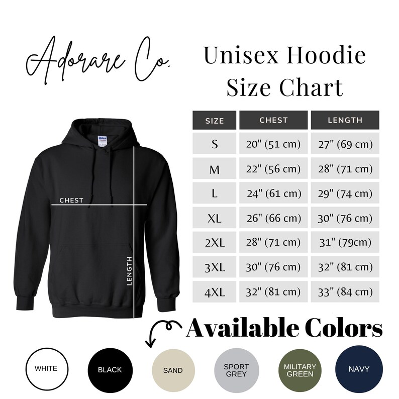 Pu&ograve; includere: Felpa con cappuccio unisex nera con tabella taglie e colori disponibili: bianco, nero, sabbia, grigio sportivo, verde militare e blu navy. La tabella mostra le misure di petto e lunghezza in cm.
