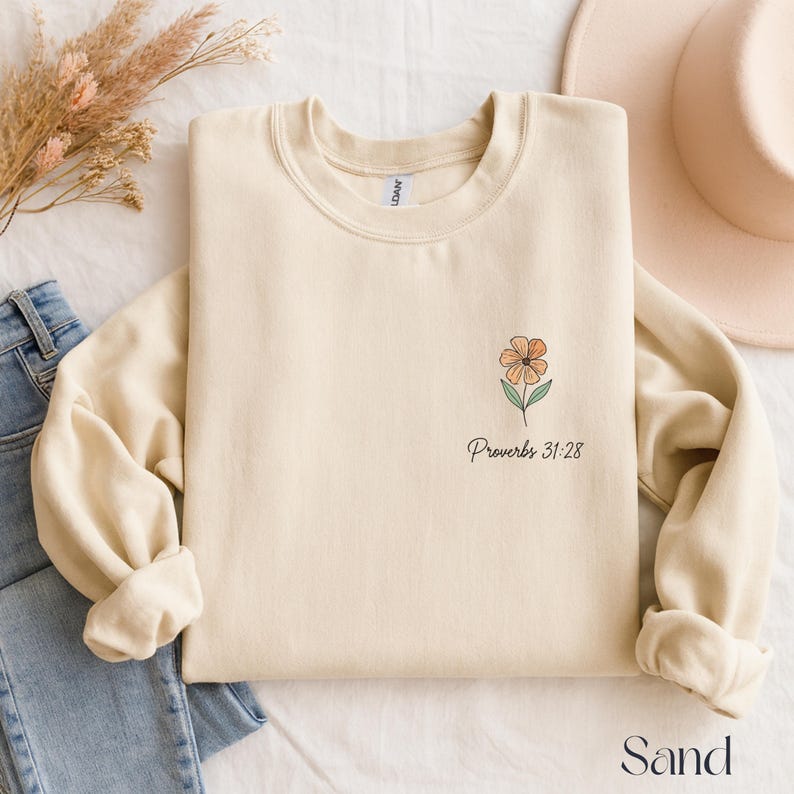 Motherhood is Kingdom Work Sweatshirt, Christian Mom Shirt, Homeschool Mom Apparel, Mother's Day Gift bild 2