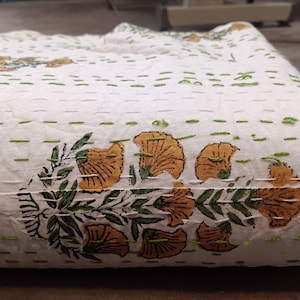 Indian Throw Kantha Quilt, Handmade Floral Hand Block Print 100% Cotton Bedspread, king Queen Twin Size Kantha Quilt, Kantha Coverlet Throw