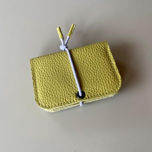 KNOT wallet mini - pistachio leather - lavender elastic