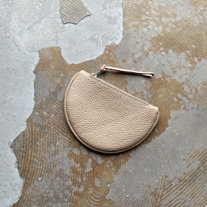 FLAT MOON purse biscuit leather image 1