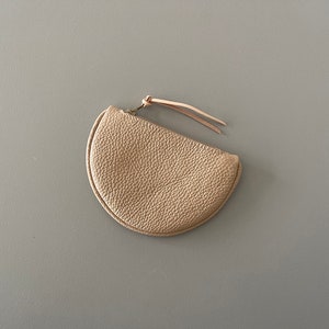 FLAT MOON purse biscuit leather image 2