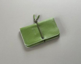 KNOT wallet - ginkgo green leather