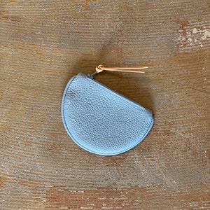 FLAT MOON purse cornflower leather imagen 6