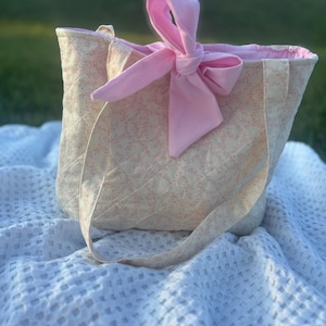 Blush Bow Quilted Tote Bag – Handmade Shoulder Bag with Pink Bow, Feminine Everyday Purse, Gift for Her