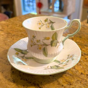 クイーンズ・ロジーナ・チャイナ、イングランド製磁器皿、スタンド付き Queens rosina china - Etsy 日本