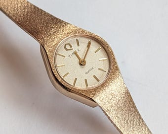 Vintage Q Timex Women's Gold Quartz Watch