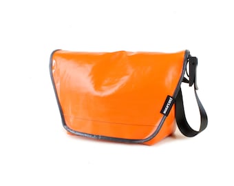 Messenger Bag aus alten LKW-Plane, Mann Tasche, Schulranzen Style Bag, MacBook Tasche gemacht