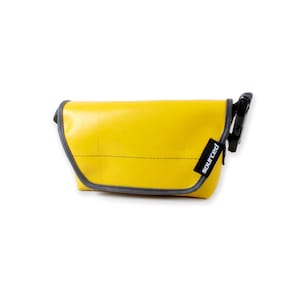 Bolsa feita de lona reciclada de caminhão. Bolsa de cintura de 3 vias / transversal / bolsa de mão. Carteira transversal vegana. Bolsa de cintura sustentável.