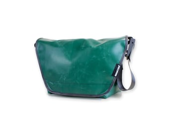 Truck Tarp Messenger Bag, Vegan Shoulder Bag, Eco Friendly Bag, Waterproof Laptop Bag, Bike bag satchel, Eco Friendly Gift