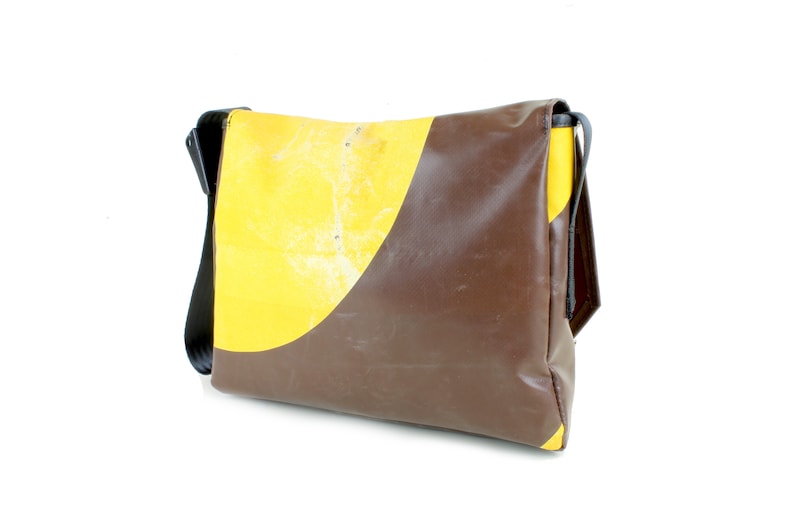 Shoulder Bag Y03 Water resistant Laptop Bag Messenger Bag made from Upcycled Truck Tarp Courier Bag Satchel