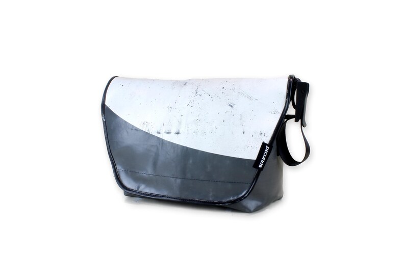 Vrachtwagen Tarp Messenger Bag Truck Tarp schoudertas Unieke waterdichte Messenger bag Geüpcyclede laptoptas, duurzaam cadeau, milieuvriendelijk afbeelding 1