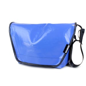Grand Sac bandoulière fabriqué à partir de camion recyclées Tarp, homme, sac style cartable, sac MacBook