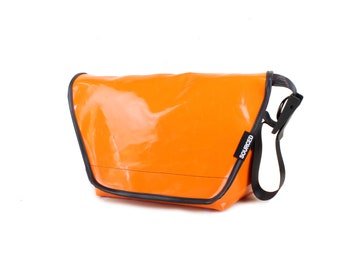 Messenger Bag aus alten LKW-Plane, Mann Tasche, Schulranzen Style Bag, MacBook Tasche gemacht