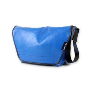 Truck Tarp Messenger Bag, Vegan Shoulder Bag, Eco Friendly Bag, Waterproof Laptop Bag, Bike bag satchel, Eco Friendly Gift