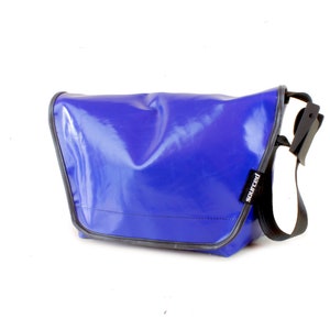 Grand Sac bandoulière fabriqué à partir de camion recyclées Tarp, homme, sac style cartable, sac MacBook