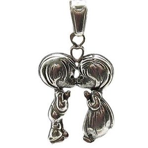 Ciondolo in argento Sterling con scritta &quot;Love&quot; / Ciondolo con coppia che si bacia / Gioielli romantici in argento Sterling 925