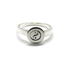 Genuine sterling silver ring solid 925 Yin Yang R001921