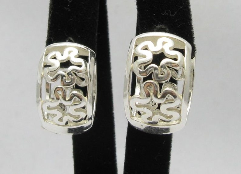 E000249 Sterling silver earrings 925 Hoop Flowers image 1