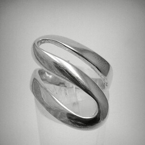 R001303 Stylish STERLING SILVER Ring Solid 925 image 1