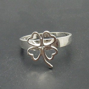 Sterling Silver Ring Hallmarked 925 Clover Nickel free