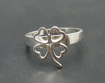 R000835 Sterling Silver  Ring Solid 925 Clover