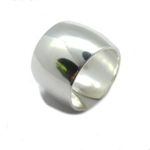 R001804 Sterling silver ring solid 925 17mm wide plain band