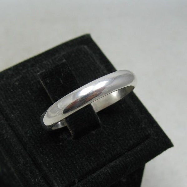 R001157 Sterling Silver  Ring Classic Band solid 925