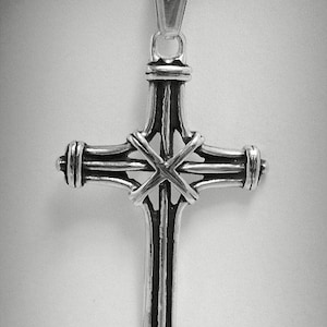 PE000858 Ciondolo in argento sterling massiccio 925 a forma di croce
