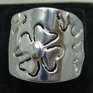 R000382 STERLING SILVER Ring Solid 925 Flower