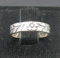 R000957 Small sterling silver ring solid 925 Flower band