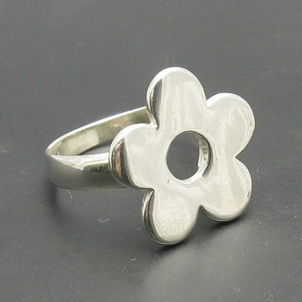 R000475  Sterling Silver  Ring Solid 925 Flower