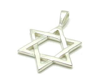 Sterling silver pendant hallmarked 925 Star of David