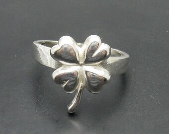 Bague En Argent Massif - Motif Trèfle Ajouré Avec Zirconiums - Taille 53 - Occasion