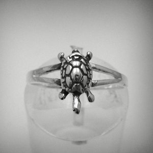 Sterling silver ring hallmarked 925 Turtle