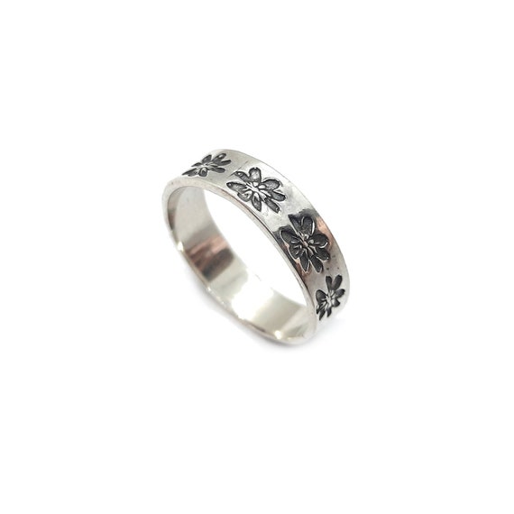 アクセサリー Flower Silver Ring  |  Silver 925 Amazon.com: Thai Design Flower White Ring 925 Sterling