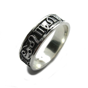 Pierścionek ze srebra próby 925 ze znakami zodiaku, szerokość 8 mm, solidny, oryginalny, sygnowany próbą 925, bez niklu