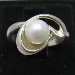 R000075 Sterling Silver  Ring Solid Pearl 925