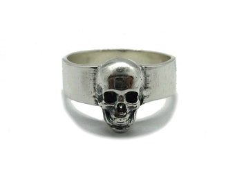 R001861 Sterling silver biker ring solid hallmarked 925 Skull band