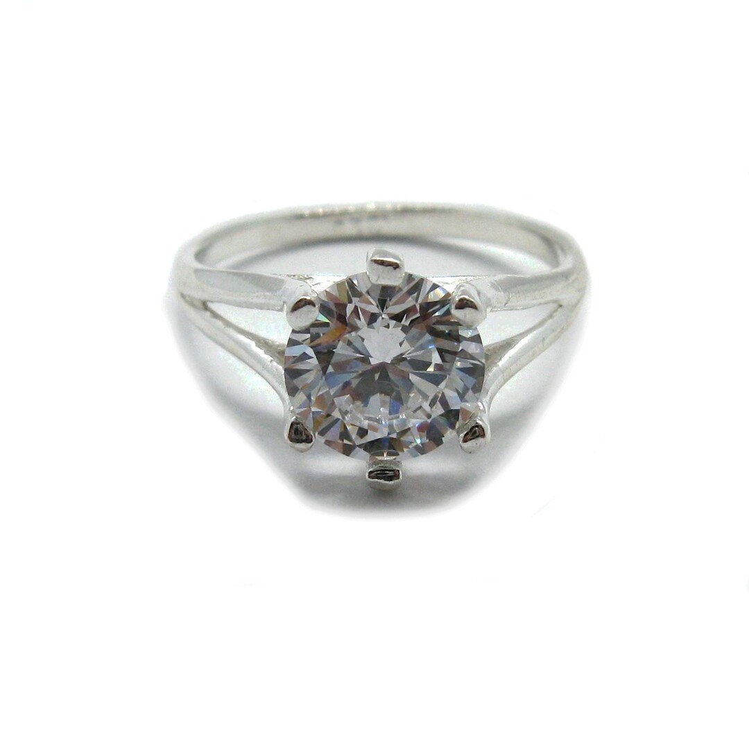 Stylish Sterling Silver Ring Hallmarked 925 With 9mm Cubic