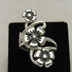 R000703 Sterling Silver  Ring Solid 925 Flower